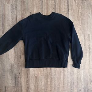 Everlane Women's Black Crewneck Sweater